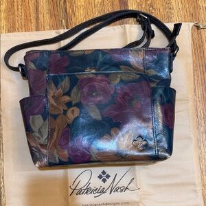 Patricia Nash  crossbody leather purse.